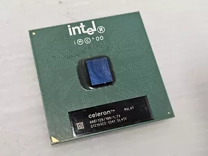 Intel Celeron 800MHz, SL4TF, Socket 370, 100MHz FSB, 128KB Cache Coppermine Core - Picture 1 of 2