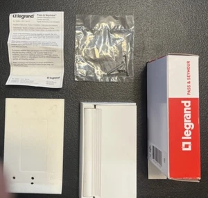 RV/Camper/Trailer - GFCI Exterior Weatherproof Outlet Cover - WHITE - Picture 1 of 1