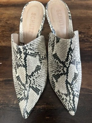 Sandalias Schutz Estampado Animal Tacones Zapatos Cuñas Bomba Punta 7.5 B Vintage Serpiente Foto 1 de 4