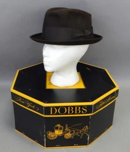 SCHÖNE Herren Dobbs Derby Fedora Homburg Größe 6 7/8 Mütze ZUHÄLTER brauner Filz 1970er Jahre - Bild 1 von 7