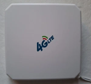 4G LTE Flachantenne, Signalverstärker für WiFi Router, Wie Neu TS 9 Stecker - Bild 1 von 4