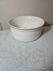 Vintage APILCO France Porcelain Round White Fluted 8" Casserole Souffle Dish - Picture 1 of 5