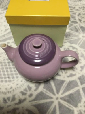 Tetera Le Creuset gres rosa malva con colador de té NUEVA Foto 1 de 2