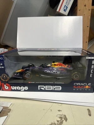 Bburago 1:18 Formula 1 F1 Die-cast Car Red Bull 2023 Las Vegas Max Verstappen - Image 1 of 4