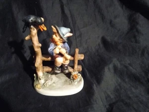 VINTAGE HUMMEL /GOEBEL MISCHIEF MAKER BOY ON FENCE WITH CROW WEST GERMANY - Picture 1 of 2