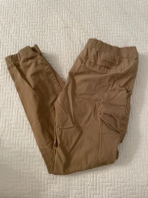 Old Navy Boys xxl 18 husky elastic waist/cuff cargo pant light brown, checkered - Image 1 of 3
