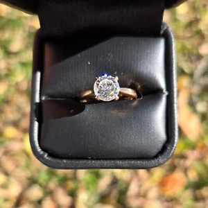 Preowned 1.41 carat Natural Round Diamond Solitaire, 14K Rose gold setting - Picture 1 of 13
