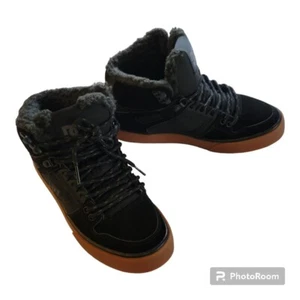 NEU DC Herren 6,5 Pure High-Top Winter Schwarz Skate Schuhe Sneaker Leder Kunstfell - Bild 1 von 10