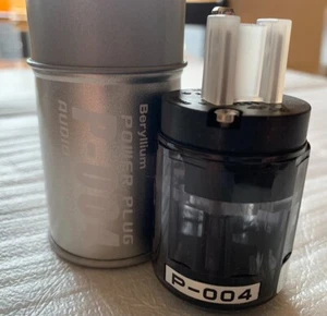Oyaide Electric P-004 Top Grade Power Plug Exciting Sound Beryllium Copper Japan - Picture 1 of 7