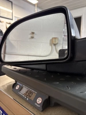 Chevrolet Equinox 2007 eléctrico sin juego de espejos térmicos uno negro mate, uno gris oscuro Foto 1 de 4