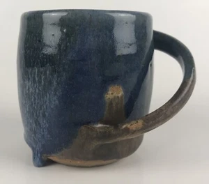 Taza de café azul marrón hecha a mano de estudio cerámica esmaltada gres arrojado a mano - Imagen 1 de 12