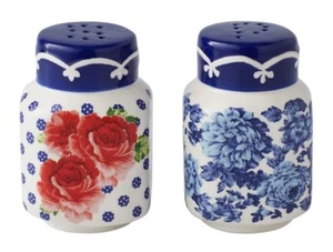 Pioneer Woman Frontier Rose Salt and Pepper Shaker Set - Picture 1 of 2