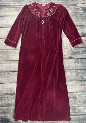 Bata de colección brezo abrigo de casa de terciopelo mediano bordado HECHO EN EE. UU. Foto 1 de 4