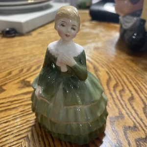 Vintage Royal Doulton Belle Figurine Green Dress HN 2340 5” Tall - Picture 1 of 5