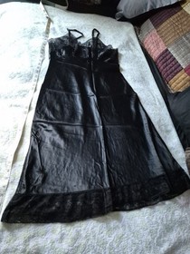 Vintage Super Shiny Black RADELLE Full Slip 36  Good