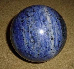 Große blaue Sodalith Edelstein Felskugel 4 3/4" US handgefertigt - Bild 1 von 11