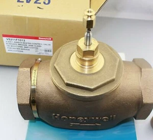 ONE New Honeywell electric valve actuators V5211F1012  one year warranty - Picture 1 of 3