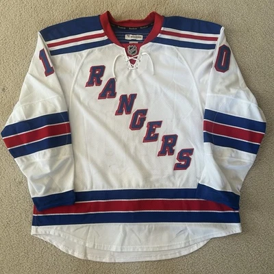Camiseta deportiva de hockey usada en juegos de los New York Rangers - JT Miller - toneladas de desgaste - LOA Foto 1 de 4
