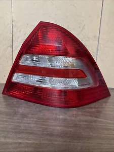 2005- 2007 Mercedes-Benz C 230, C240 ( W203 ) C-Class RH Side Tail Light Oem. - Picture 1 of 8