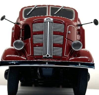 the Danbury Mint Budweiser delivery truck 1:24 - Image 1 of 4