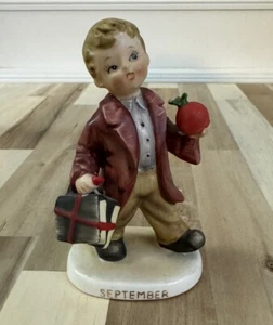 VTG LEFTON SEPTEMBER SCHOOL BOY FIGURINE CARRYING APPLE AND BOOKS #2300 - Picture 1 of 5