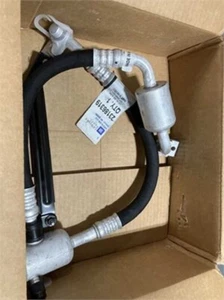 AC Suction & Discharge Hose for Silverado Sierra 1500 2014-2015 4.3L 5.3L 6.2L - Picture 1 of 5
