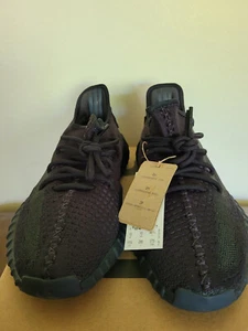 Size 10.5 - adidas Yeezy Boost 350 V2 Low Onyx - Picture 1 of 3