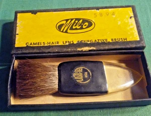 * Vintage Mil-O Camels Hair Camera Lens and Negative Brush Photography Accessory - Picture 1 of 3