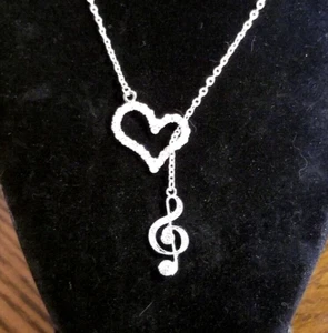 Collar de plata esterlina con clave de agudos corazón de cristal collar Lariat nota musical - Imagen 1 de 6