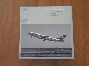 Herpa Miniaturmodelle Lufthansa Airbus A330 B2 D-AIAC Yesterday 1:200 BNIB - Picture 1 of 17