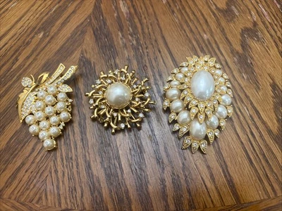 Juego De 3 Broches Vintage Estrás Girasol Perla Prendedor Flor Camelia Moda’s Foto 1 de 4