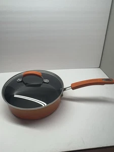 Sartén con mango naranja Rachel Ray con tapa 3 cuartos - Imagen 1 de 3