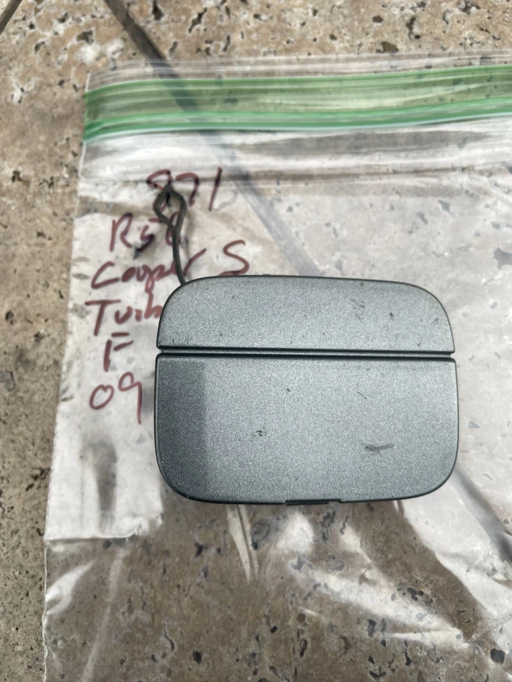 07-10 MINI COOPER S R56 PARACHOQUES DELANTERO GANCHO REMOLQUE OJO TAPA 7147855 Foto 1 de 1