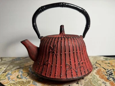 Vintage Japanese Cast Iron Tea Pot Red Tetsubin Preowned - Image 1 of 4