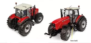 Modellino Universal Hobbies TRATTORE MASSEY FERGUSON 8280 X-TRA 1:32 diecast ... - Foto 1 di 1