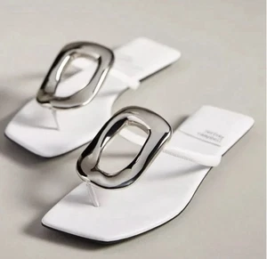 Jeffrey Campbell Linques Patent Leather Ornament Flats White Sandals 7 1/2 - Picture 1 of 8