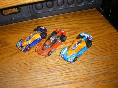 Bonito lote de 3 coches de carreras deportivos Hot Wheels Open Road Ster Concept IRL diferentes Foto 1 de 4