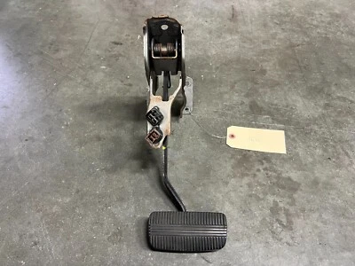 Infiniti G35 2003 2004 2005 cupé pedal de freno automático OEM 1676 Foto 1 de 4