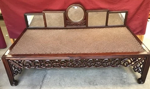 Chinese Chinoiserie Style Motif Carving Day Bed Chaise Bench prayer bed Cover