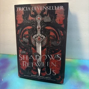 Shadows Between Us by Tricia Levenseller (2020, Hardcover) - Foto 1 di 5
