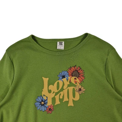 Camiseta para mujer Lucy & Yak talla grande Love Trip verde algodón orgánico Foto 1 de 4
