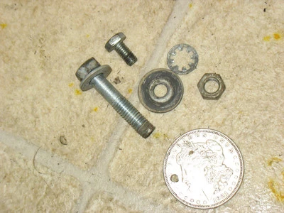 79 HUSQVARNA 390 WR PERNOS DE CHOQUE TRASERO HERRAJES Foto 1 de 3