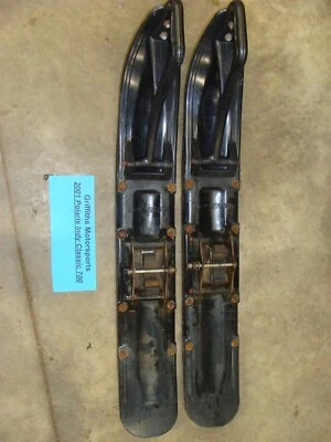 2001 POLARIS INDY CLASSIC 700 l/c Sno-Stuff plastic skis dual carbide wide - Image 1 of 4