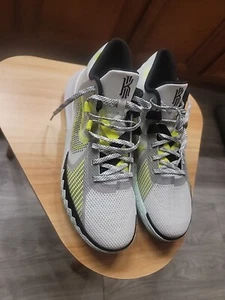 Size 10 - Nike Kyrie Flytrap 5 White Volt 2022 - Picture 1 of 3