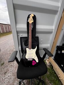 GW Lyon by Washburn Electric Guitar Black with Pink Heart