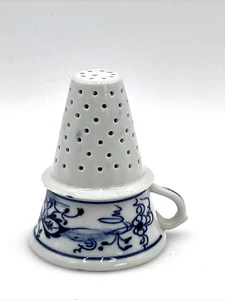 Meissen Blue Onion Porcelain Tea Strainer Medium  4.5" - Picture 1 of 11