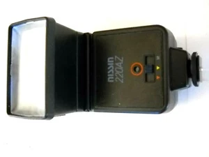 **NISSIN 220 AZ ELECTRONIC HOT SHOE BOUNCE FLASH TESTED & WORKING OK** - Picture 1 of 5