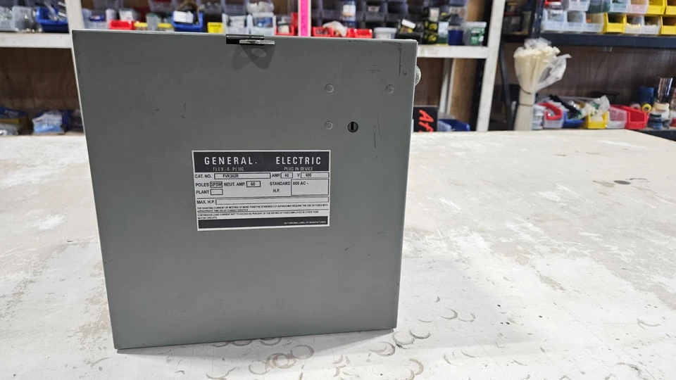 FVK362R ENCHUFE BUS GE Foto 1 de 3