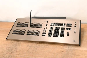 ETC Element 40-Fader 250-Channel Lighting Control Console CG01TWY - Picture 1 of 12
