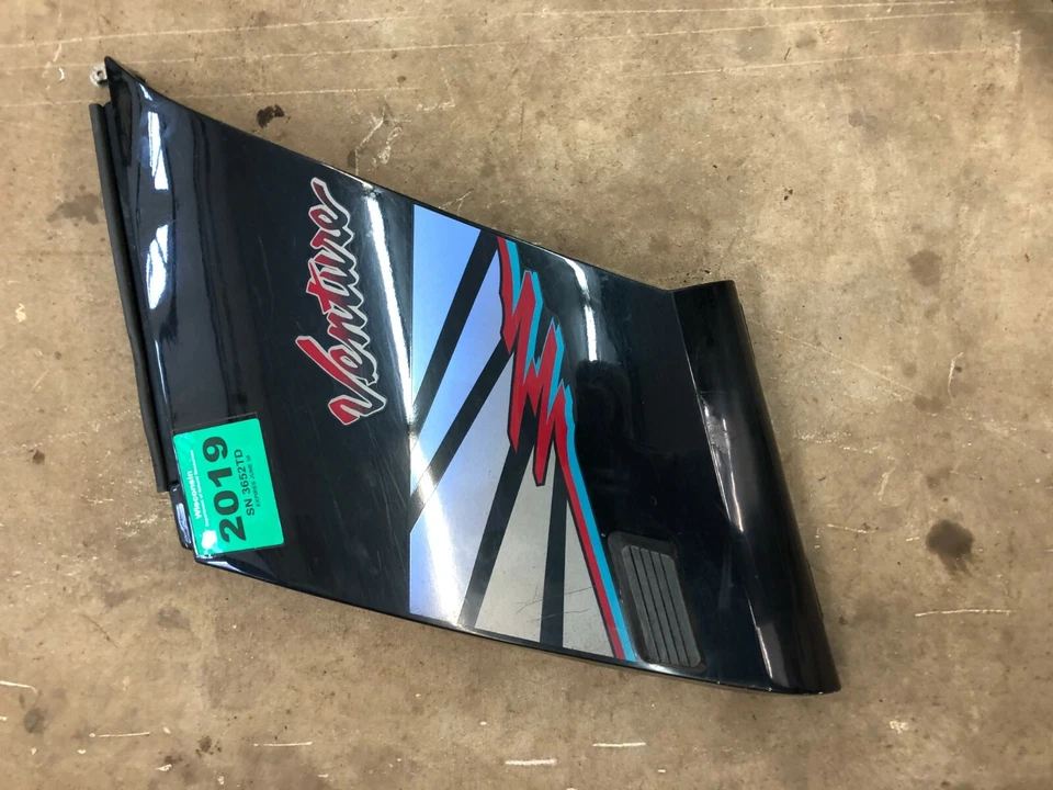 Yamaha Snowmobile Venture XL 488 правая передняя панель 8BK-2198H-00-00 - Изображение 1 из 1